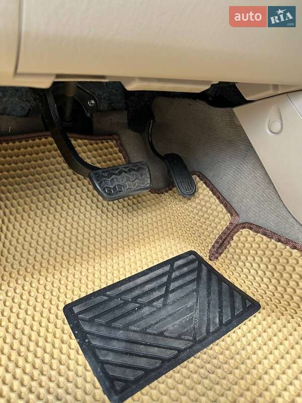 Позашляховик / Кросовер Toyota Fortuner 2008 в Кривому Розі