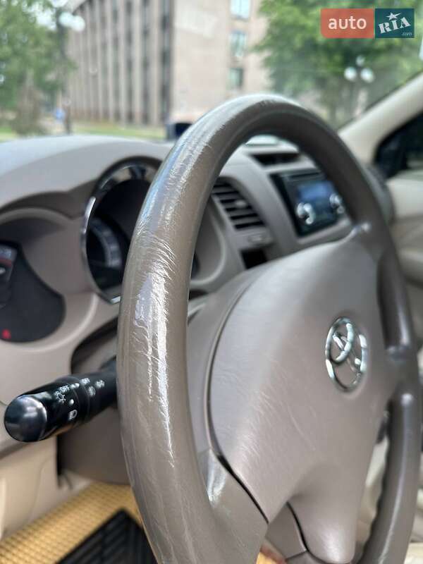 Позашляховик / Кросовер Toyota Fortuner 2008 в Кривому Розі