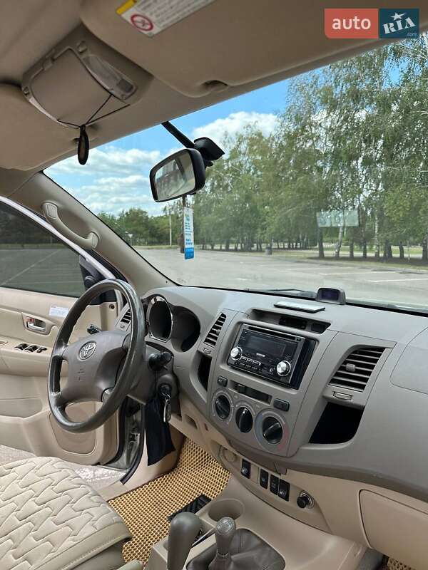 Позашляховик / Кросовер Toyota Fortuner 2008 в Кривому Розі