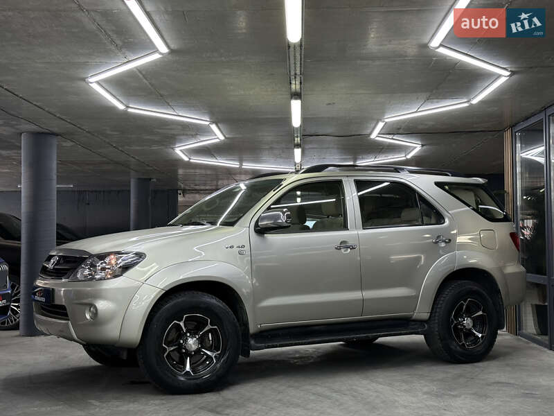 Внедорожник / Кроссовер Toyota Fortuner 2007 в Одессе