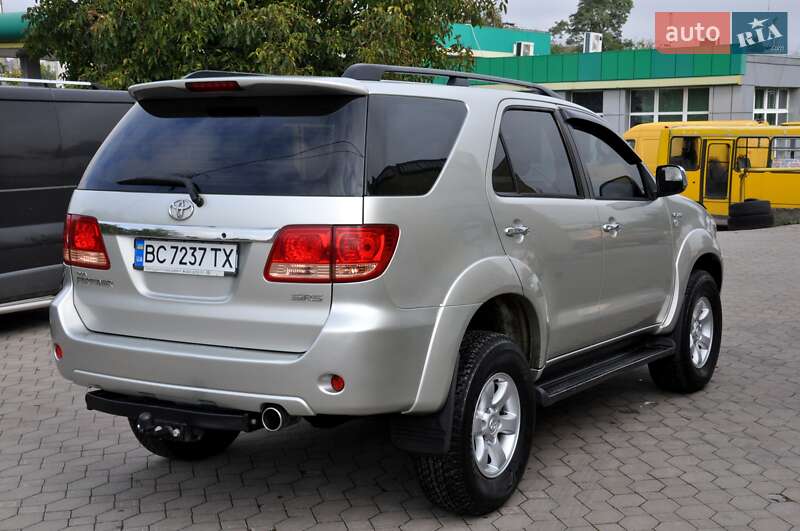 Внедорожник / Кроссовер Toyota Fortuner 2006 в Львове