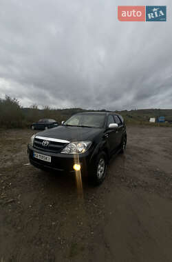 Позашляховик / Кросовер Toyota Fortuner 2006 в Рахові