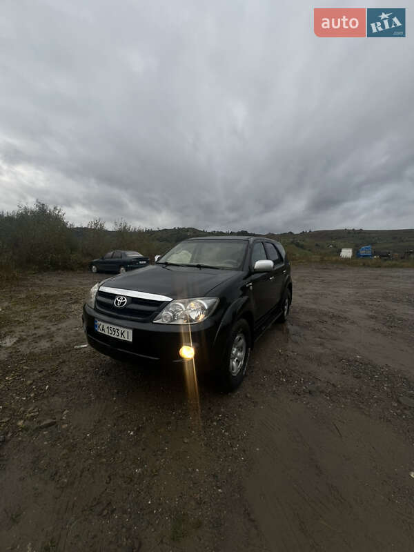 Позашляховик / Кросовер Toyota Fortuner 2006 в Рахові
