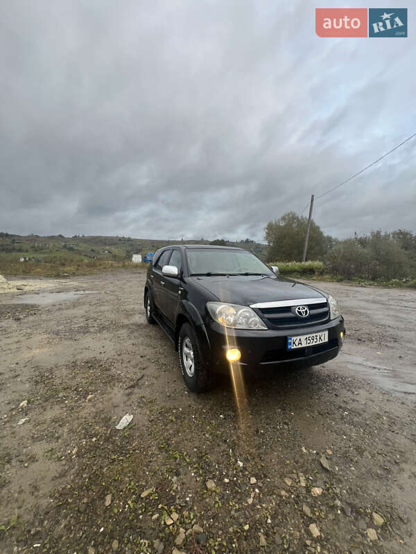 Позашляховик / Кросовер Toyota Fortuner 2006 в Рахові