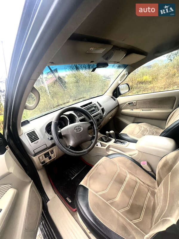 Позашляховик / Кросовер Toyota Fortuner 2006 в Рахові