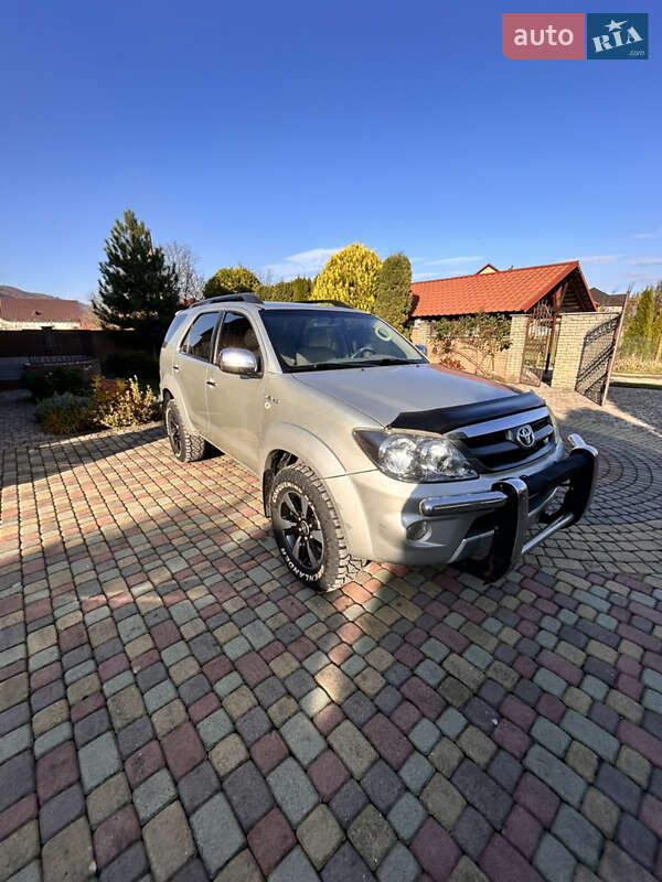Внедорожник / Кроссовер Toyota Fortuner 2007 в Тячеве фото 8 Внедорожник / Кроссовер Toyota Fortuner 2007 в Тячеве
