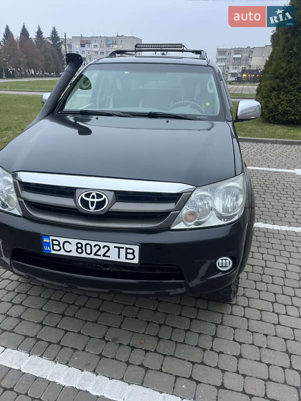 Внедорожник / Кроссовер Toyota Fortuner 2006 в Львове фото Внедорожник / Кроссовер Toyota Fortuner 2006 в Львове
