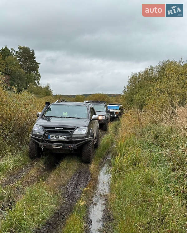 Позашляховик / Кросовер Toyota Fortuner 2006 в Львові
