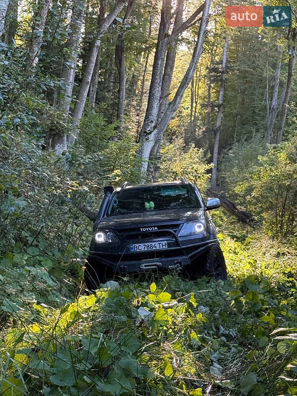 Позашляховик / Кросовер Toyota Fortuner 2006 в Львові