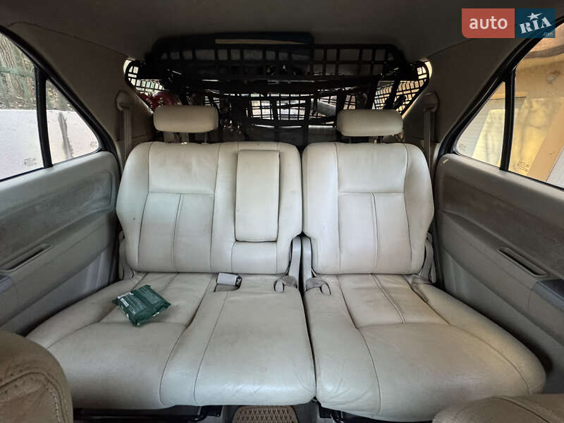 Позашляховик / Кросовер Toyota Fortuner 2006 в Львові