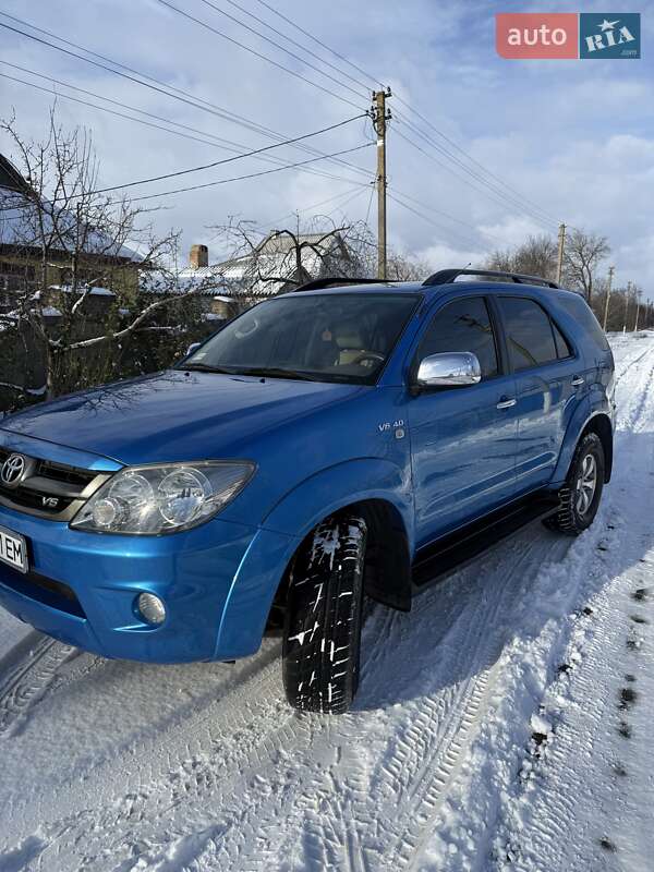 Позашляховик / Кросовер Toyota Fortuner 2007 в Кривому Розі фото 2 Позашляховик / Кросовер Toyota Fortuner 2007 в Кривому Розі