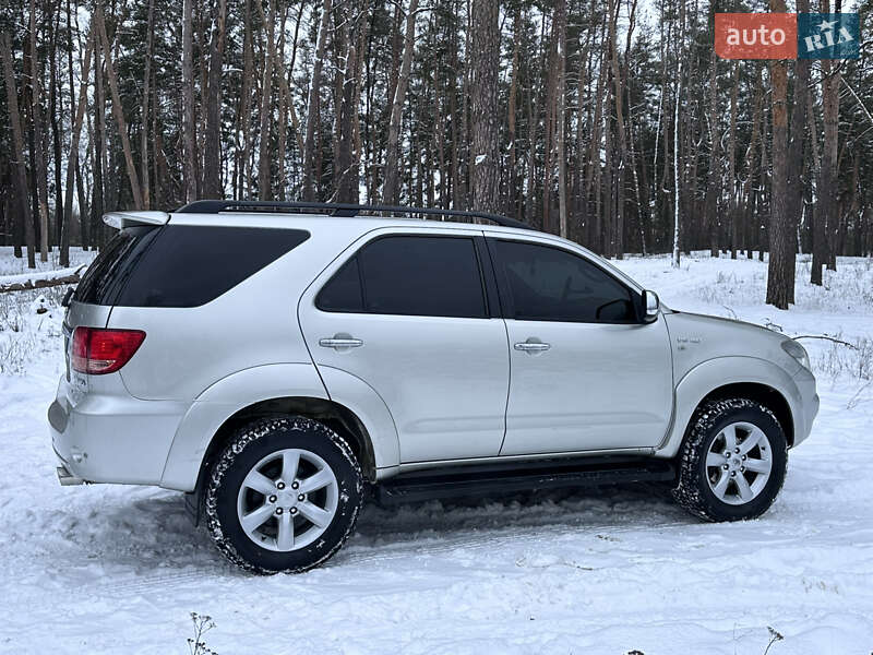 Внедорожник / Кроссовер Toyota Fortuner 2006 в Харькове фото 14 Внедорожник / Кроссовер Toyota Fortuner 2006 в Харькове