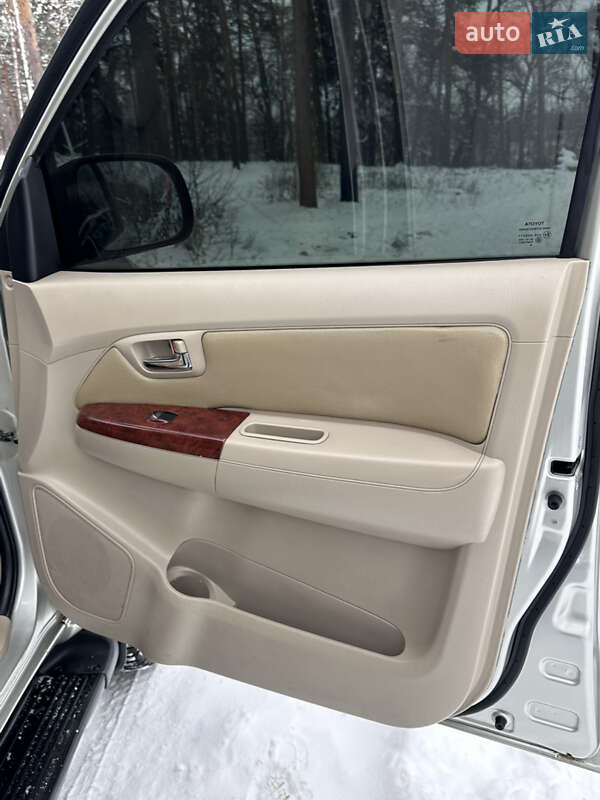 Внедорожник / Кроссовер Toyota Fortuner 2006 в Харькове фото 29 Внедорожник / Кроссовер Toyota Fortuner 2006 в Харькове