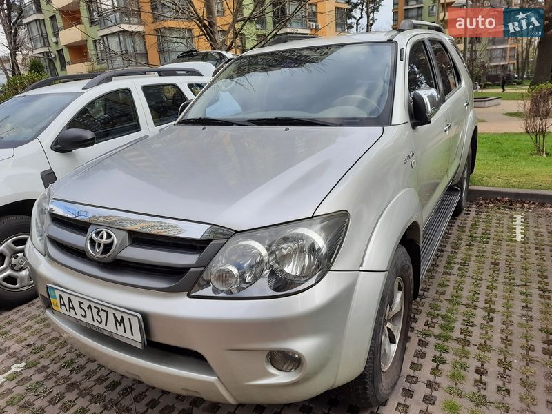 Toyota Fortuner 2008