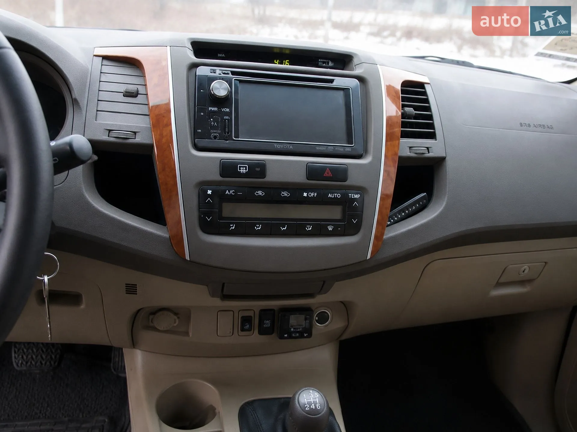 2011 Toyota Fortuner - мініатюра 9