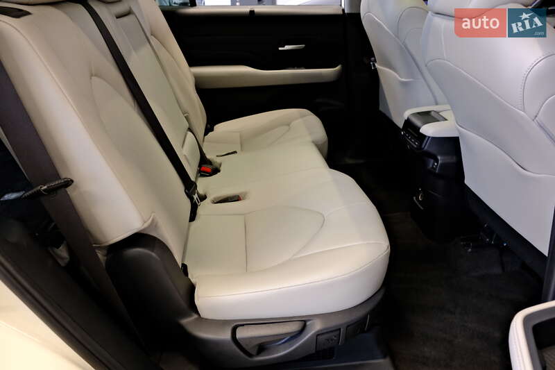 Позашляховик / Кросовер Toyota Grand Highlander 2023 в Одесі