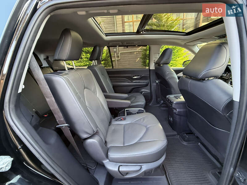 Внедорожник / Кроссовер Toyota Grand Highlander 2024 в Одессе