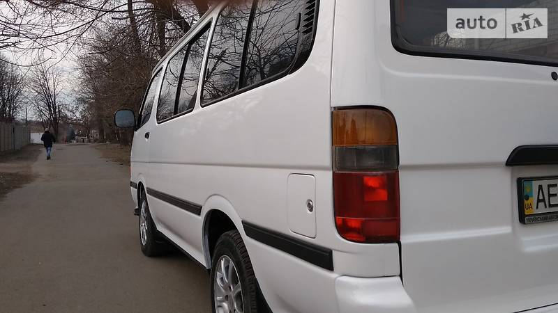 Минивэн Toyota Hiace 1995 в Кривом Роге