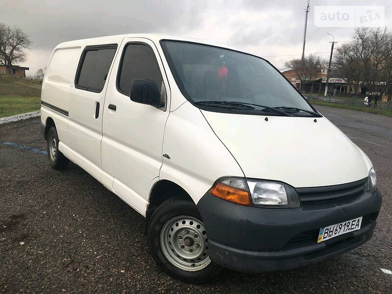 Мінівен Toyota Hiace 2003 в Білгороді-Дністровському