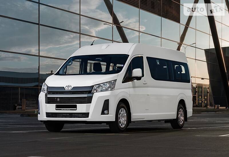 Минивэн Toyota Hiace 2020 в 