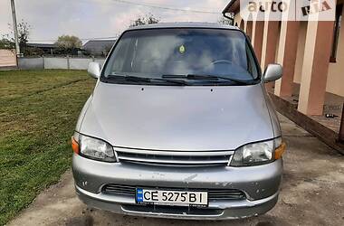 Минивэн Toyota Hiace 1997 в Новоселице