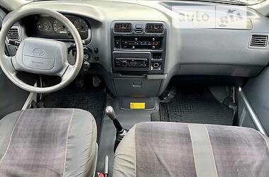 Минивэн Toyota Hiace 2001 в Одессе