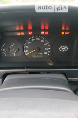 Грузовой фургон Toyota Hiace 2001 в Белгороде-Днестровском