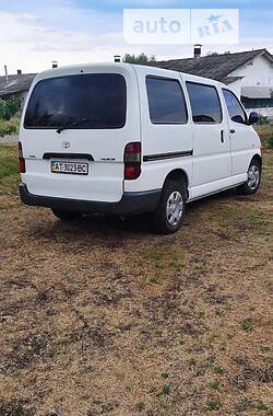 Минивэн Toyota Hiace 2003 в Ивано-Франковске