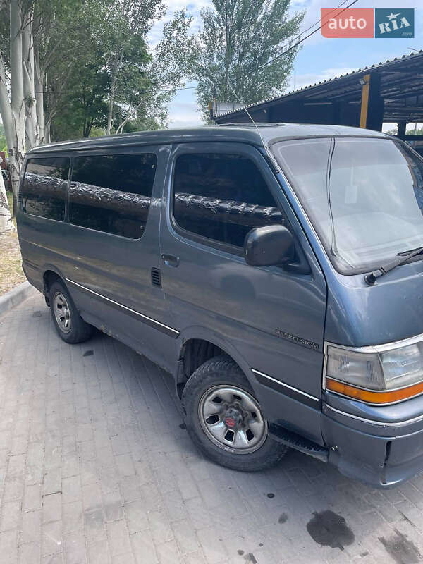Мінівен Toyota Hiace 1990 в Дніпрі