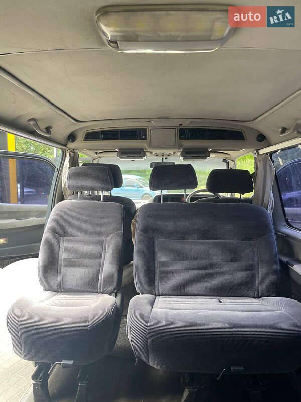 Мінівен Toyota Hiace 1990 в Дніпрі