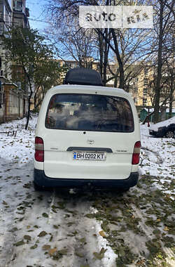 Toyota Hiace 2007 в 