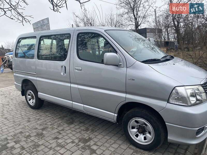 Toyota Hiace 2008