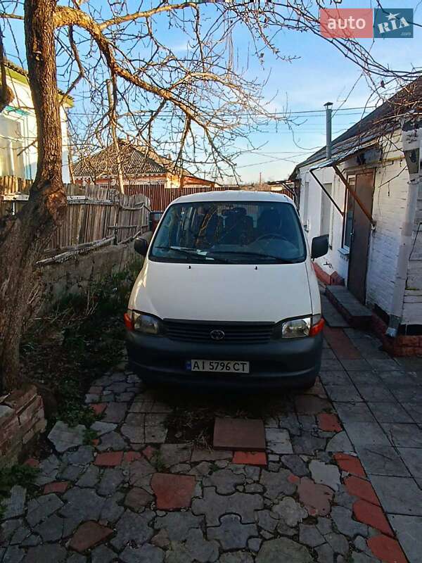 Мінівен Toyota Hiace 2005 в Богуславі