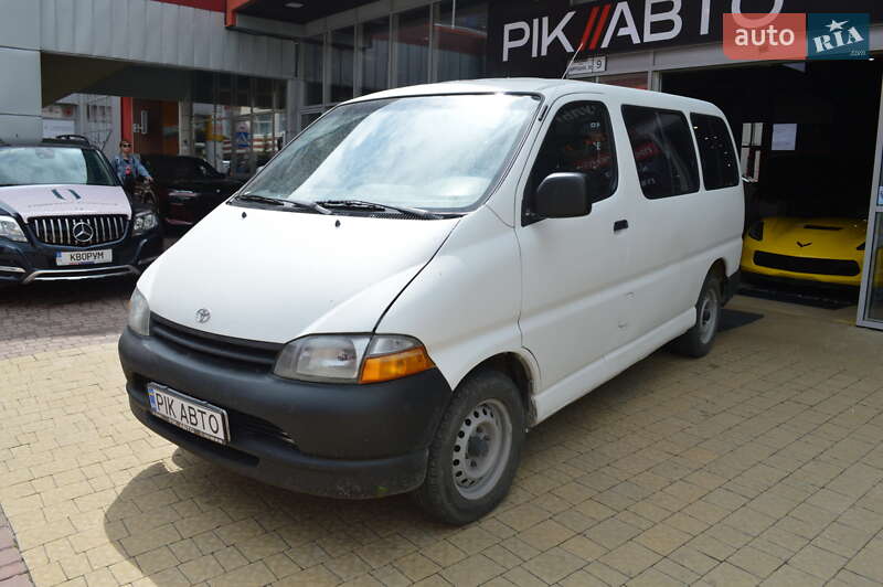 Мінівен Toyota Hiace 1998 в Львові