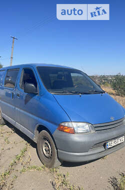 Минивэн Toyota Hiace 2001 в Кривом Роге