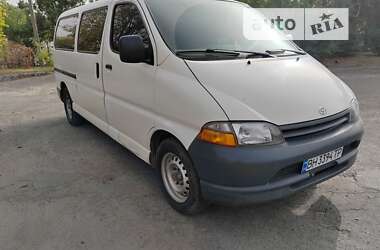 Минивэн Toyota Hiace 1999 в Днепре