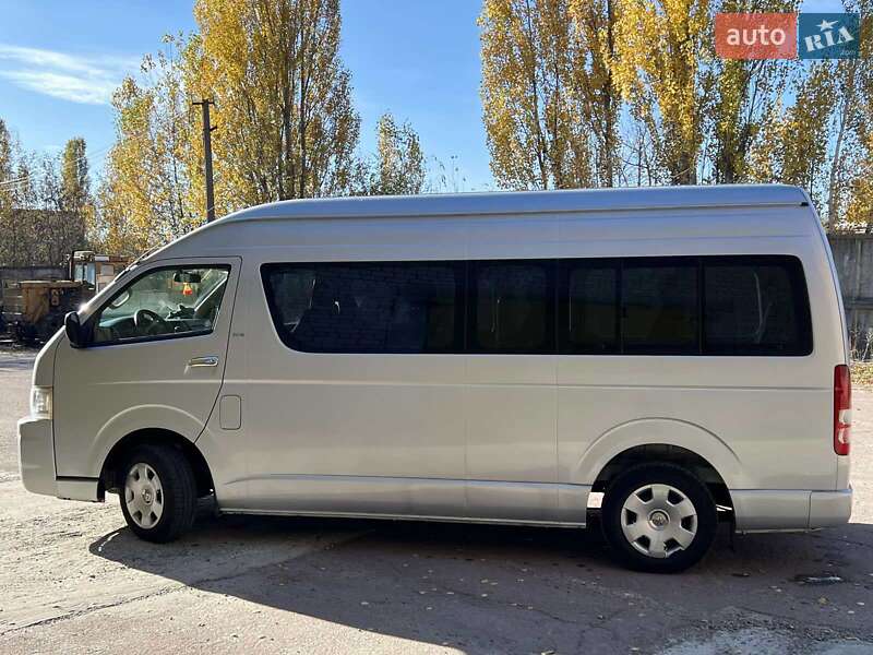 Мінівен Toyota Hiace 2008 в Коростені