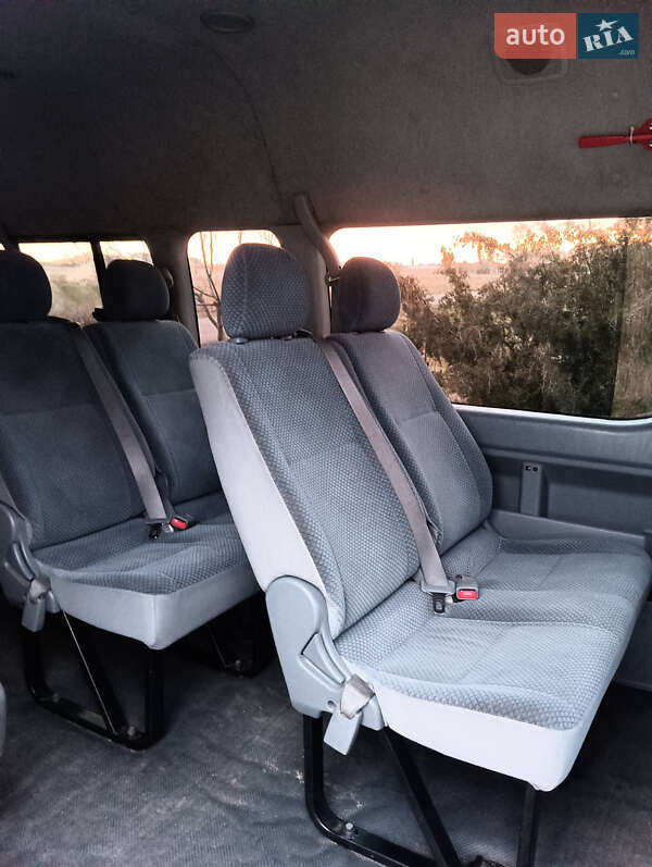 Минивэн Toyota Hiace 2008 в Николаеве