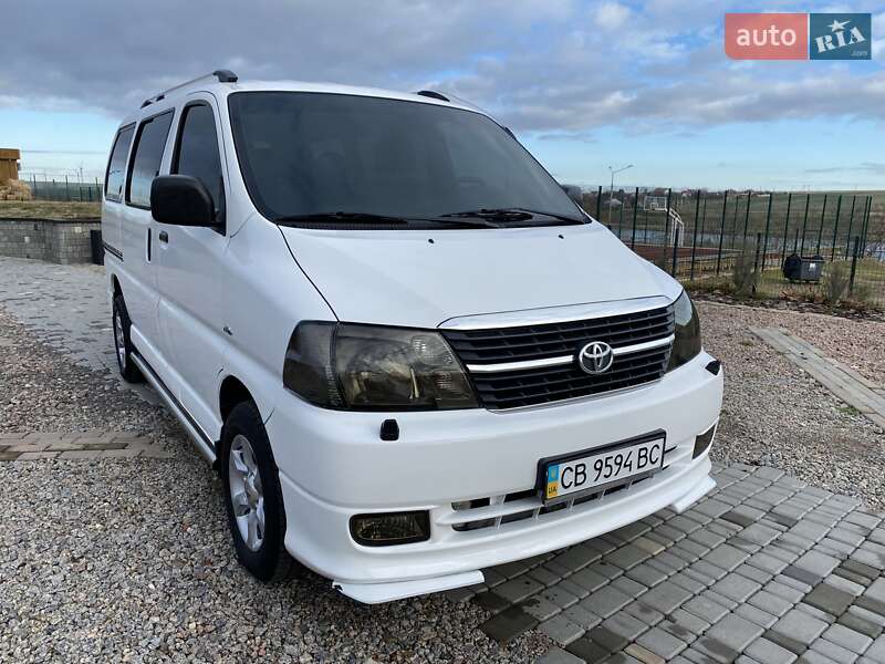 Минивэн Toyota Hiace 2008 в Южном