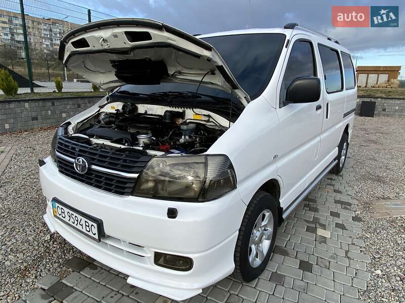 Минивэн Toyota Hiace 2008 в Южном