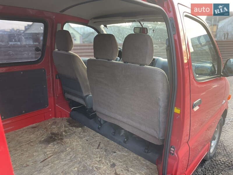 Вантажний фургон Toyota Hiace 2004 в Фастові