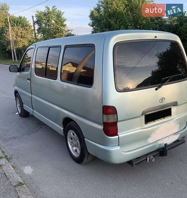 Минивэн Toyota Hiace 1996 в Кременце