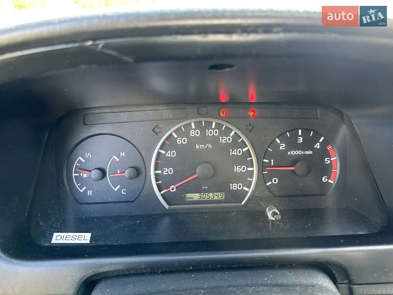 Мінівен Toyota Hiace 2012 в Сарнах