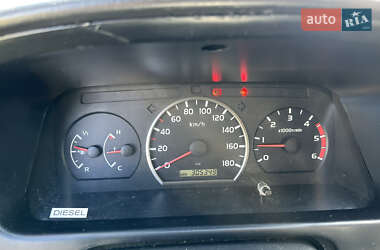 Минивэн Toyota Hiace 2012 в 