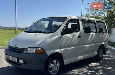 Мінівен Toyota Hiace 1996 в 