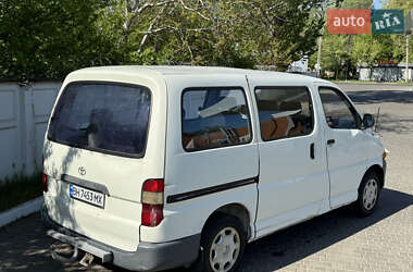 Мінівен Toyota Hiace 1996 в 