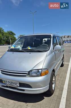 Минивэн Toyota Hiace 2002 в Одессе