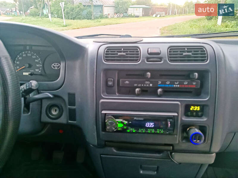 Минивэн Toyota Hiace 2005 в Киеве фото 5 Минивэн Toyota Hiace 2005 в Киеве