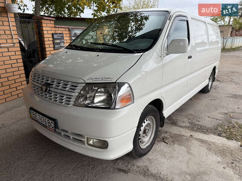 Toyota Hiace 2008