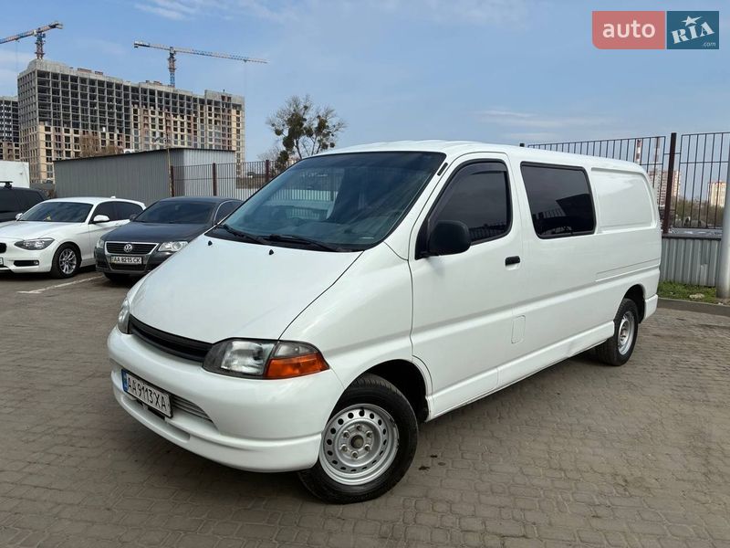 Toyota Hiace 2000